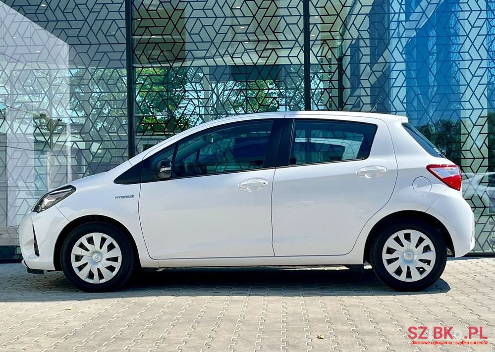 2020' Toyota Yaris photo #2
