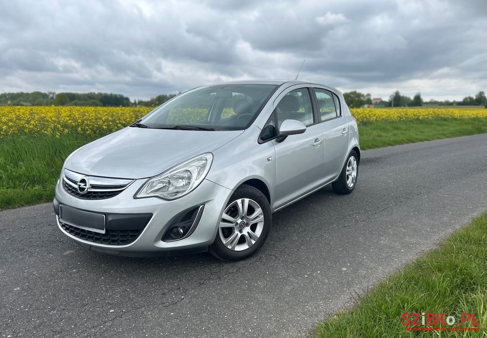 2011' Opel Corsa 1.2 16V Cosmo photo #1