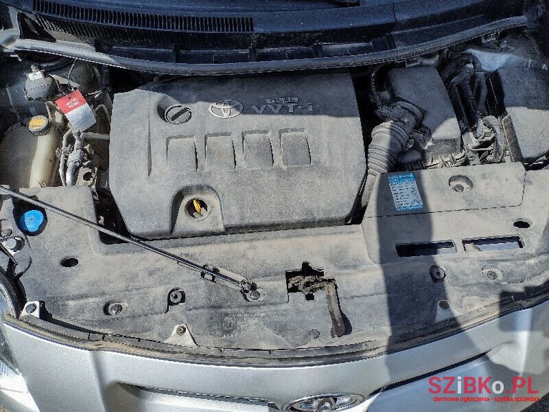 2007' Toyota Auris photo #6