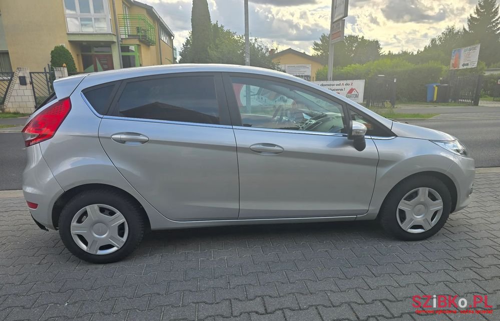 2011' Ford Fiesta photo #3