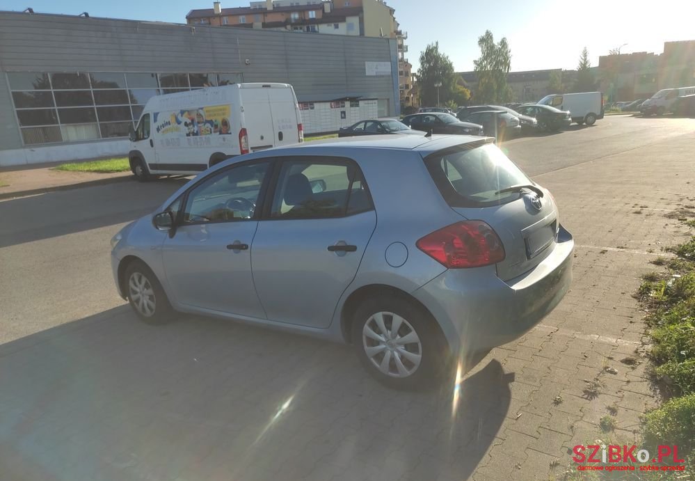 2009' Toyota Auris photo #6