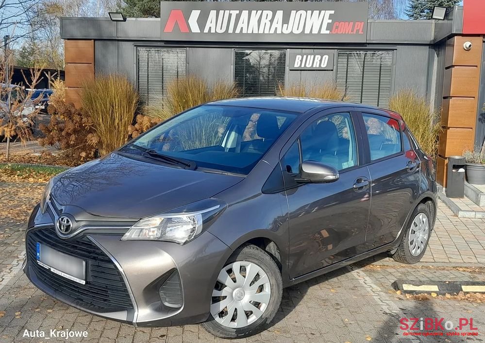 2016' Toyota Yaris 1.0 Active photo #2