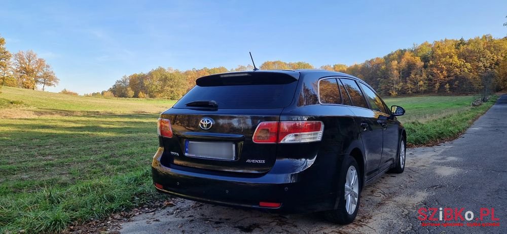 2011' Toyota Avensis 2.0 D-4D 2010 photo #6