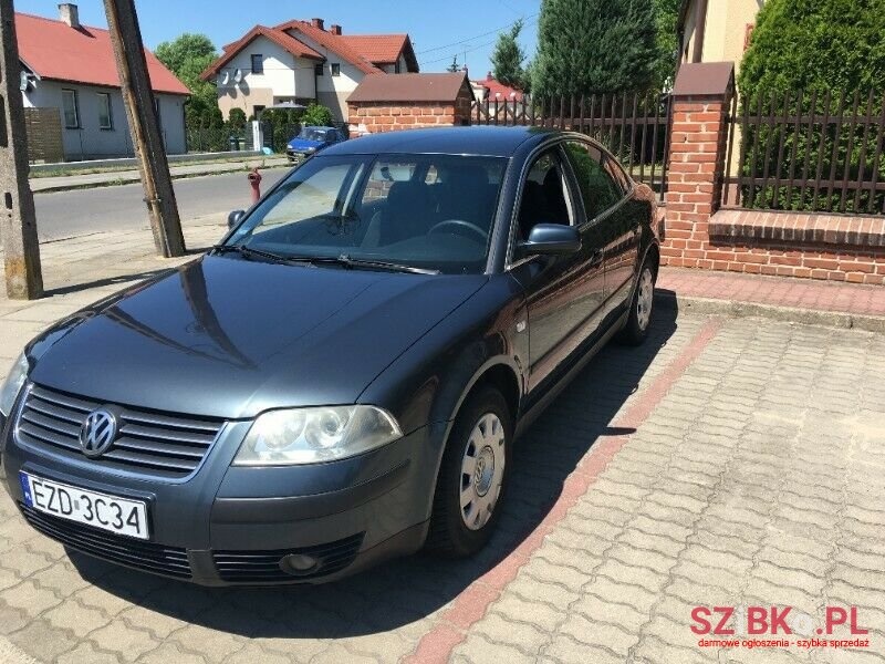 2003' Volkswagen Passat photo #1