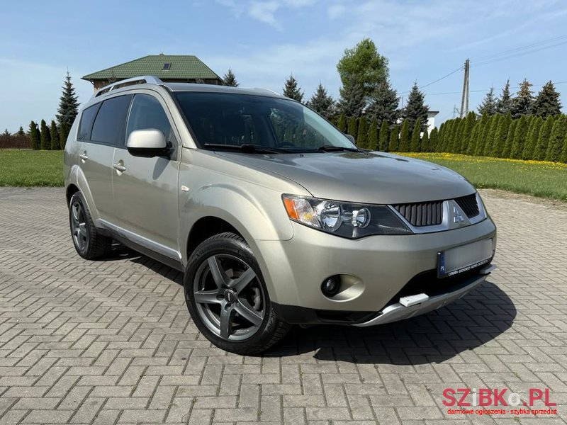 2008' Mitsubishi Outlander 2.4 4Wd Cvt Intense photo #4