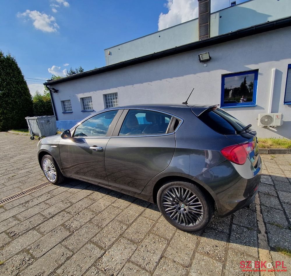 2013' Alfa Romeo Giulietta photo #4