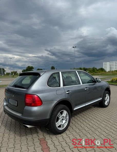 2003' Porsche Cayenne photo #3