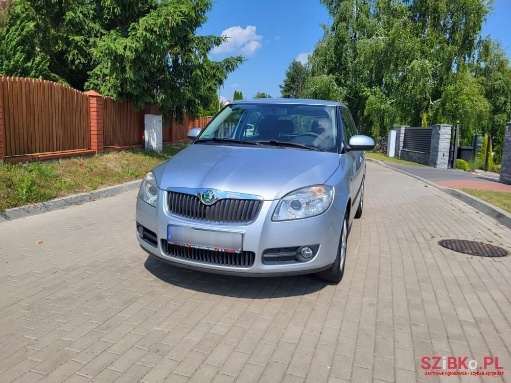 2008' Skoda Fabia photo #1