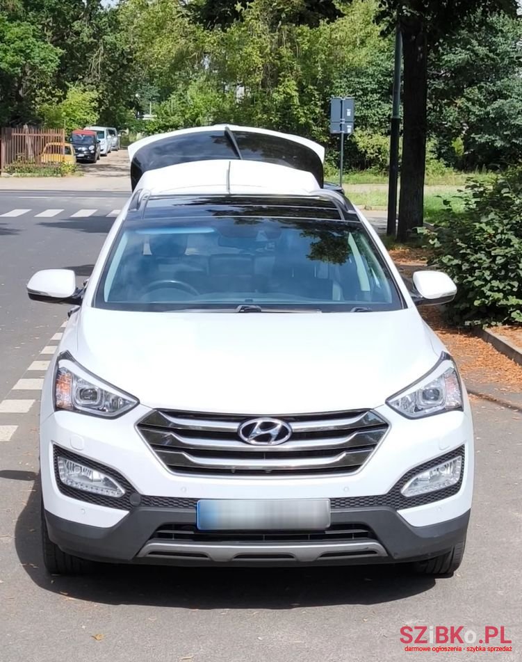 2015' Hyundai Santa Fe photo #2