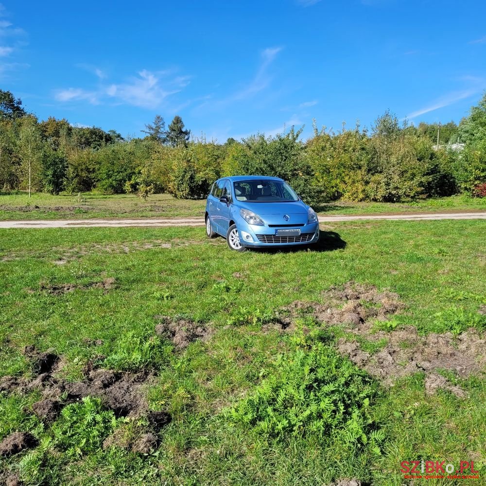 2011' Renault Grand Scenic photo #5