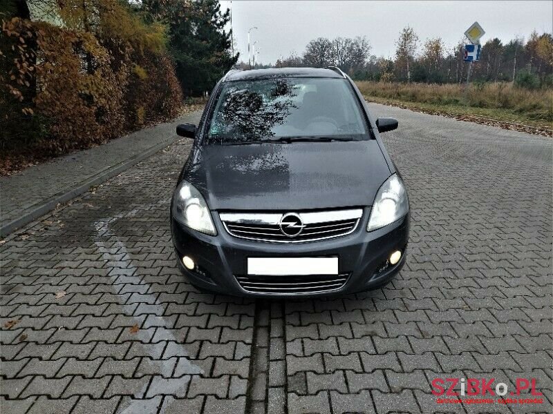 2009' Opel Zafira photo #1