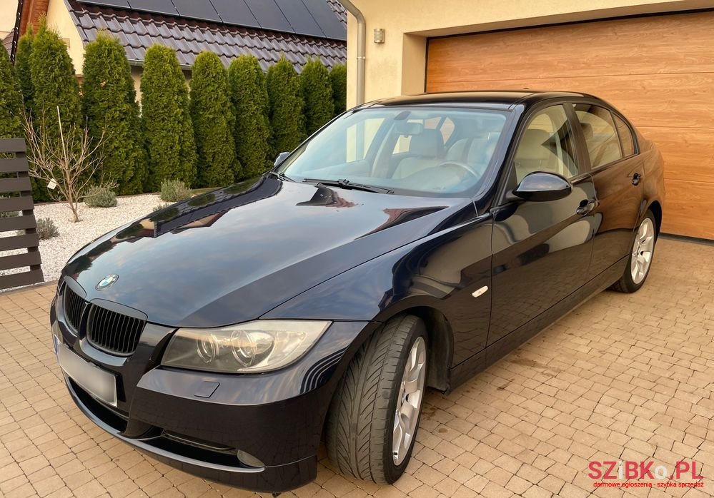 2005' BMW 3 Series 320I photo #3