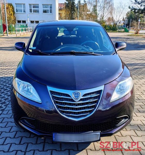 2014' Lancia Ypsilon photo #2
