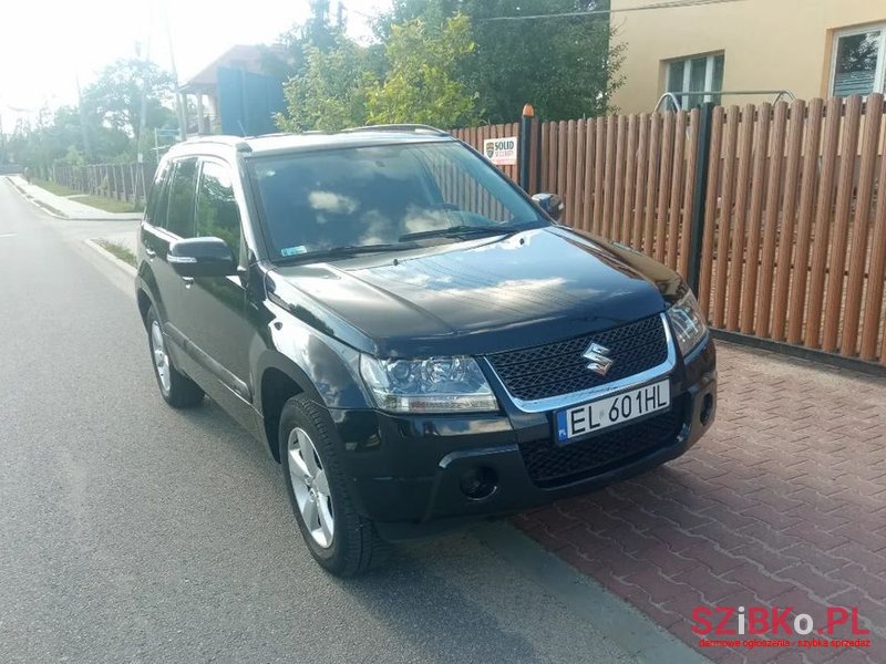 2009' Suzuki Grand Vitara photo #3