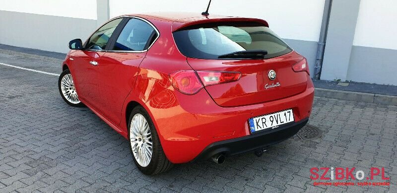 2012' Alfa Romeo Giulietta photo #5