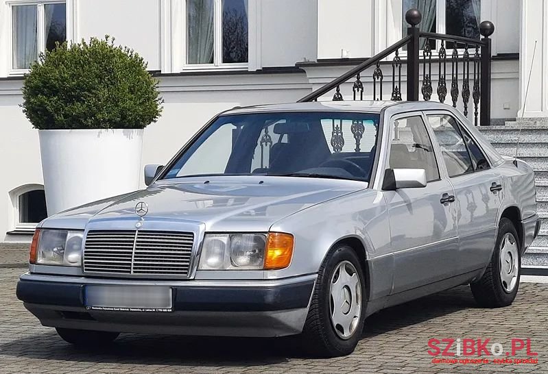 1992' Mercedes-Benz W124 photo #2