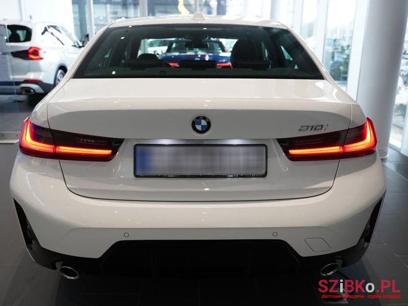 2023' BMW 3 Series 318I M Sport photo #4