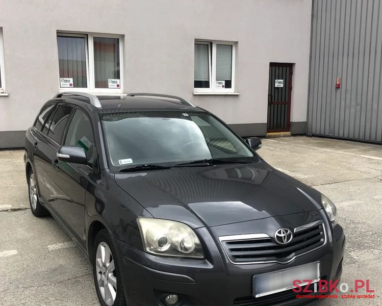 2007' Toyota Avensis 2.0 D-4D Sol photo #2