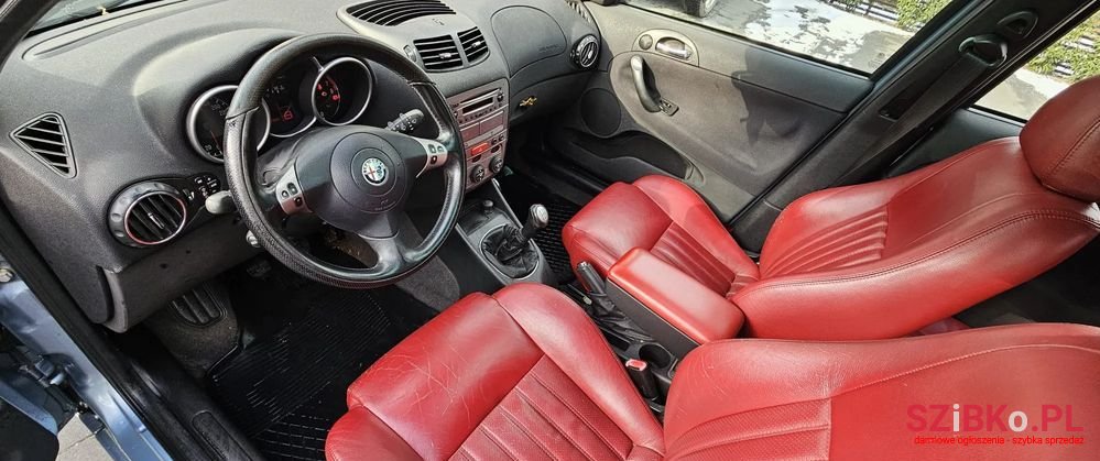2002' Alfa Romeo 147 photo #6