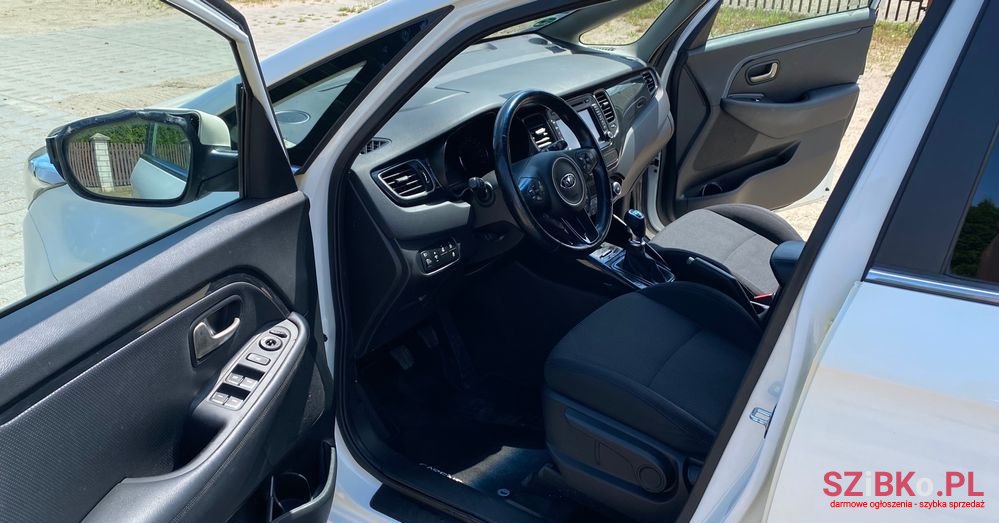 2016' Kia Carens photo #2