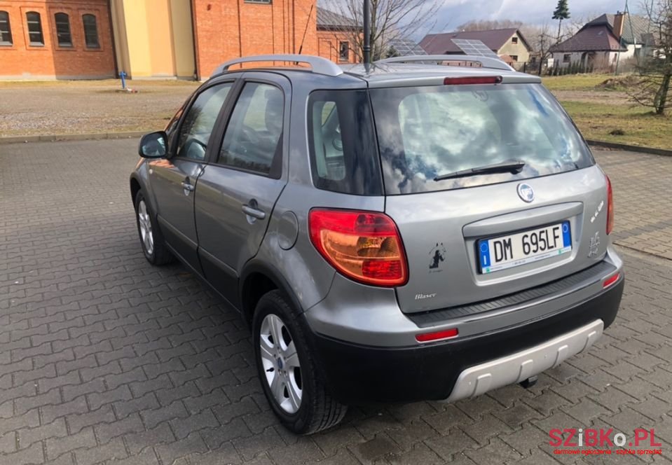 2008' Fiat Sedici photo #4