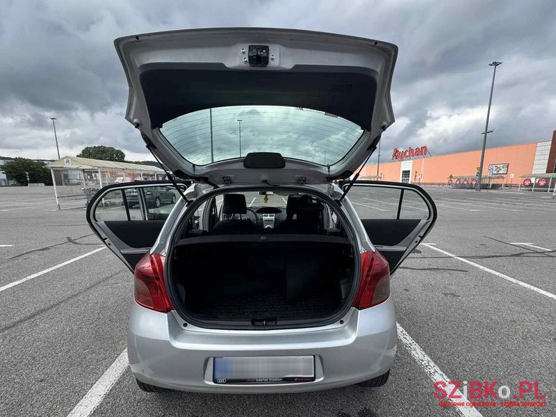 2008' Toyota Yaris photo #5