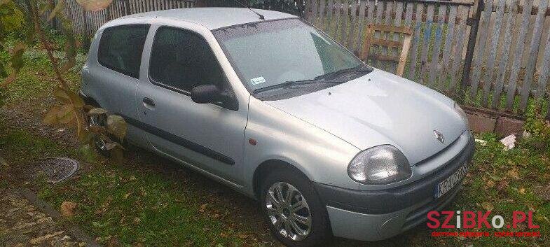 2000' Renault Clio photo #1