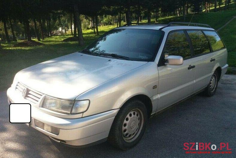 1996' Volkswagen Passat photo #1
