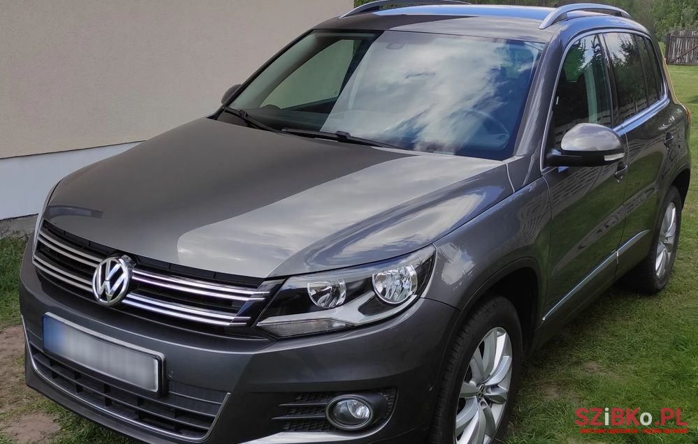 2012' Volkswagen Tiguan photo #2