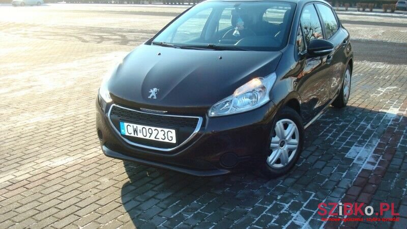 2013' Peugeot 208 photo #5