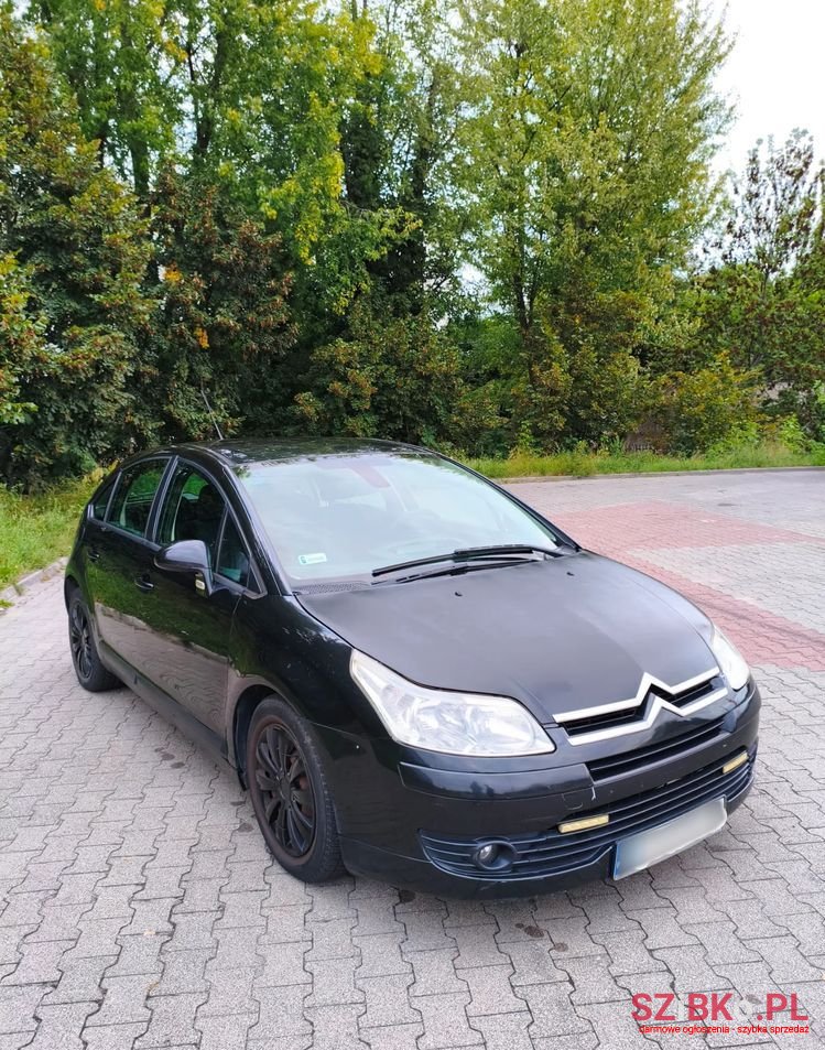 2008' Citroen C4 photo #1