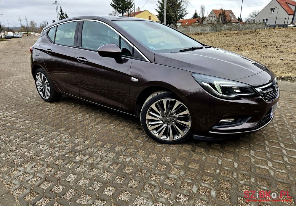 2017' Opel Astra photo #3