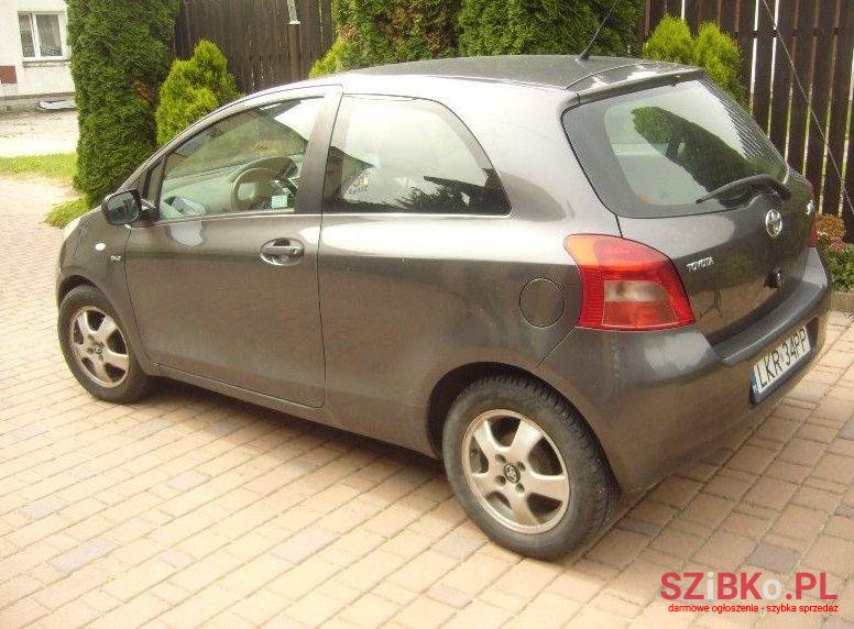 2008' Toyota Yaris photo #2