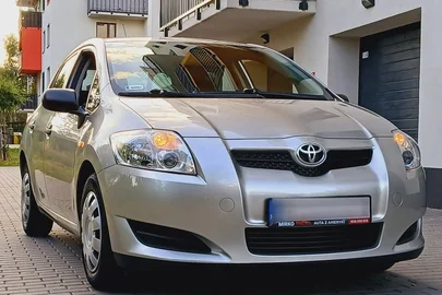 2009' Toyota Auris