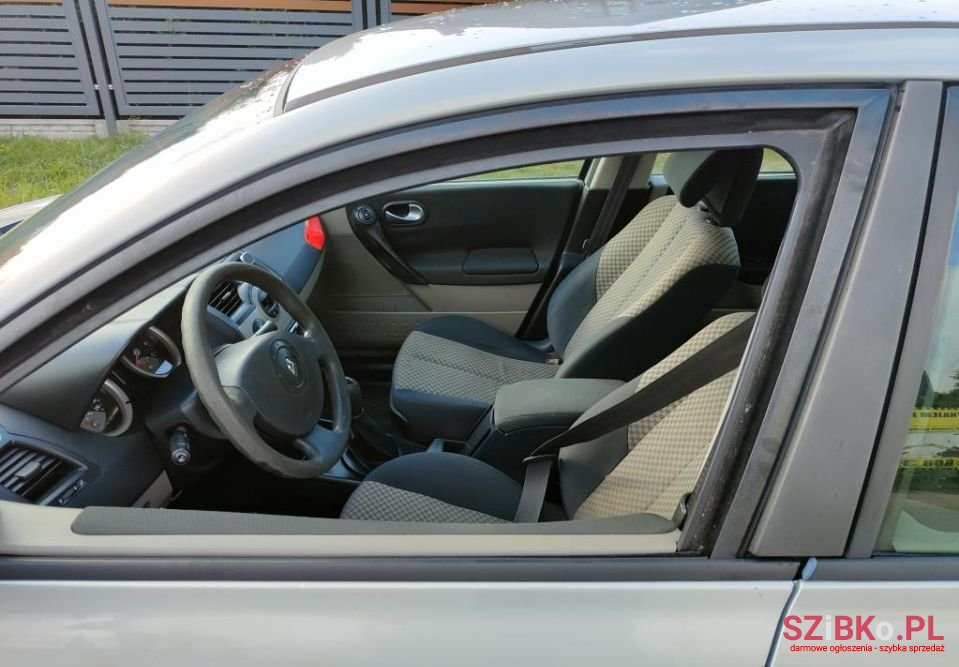 2004' Renault Megane photo #4