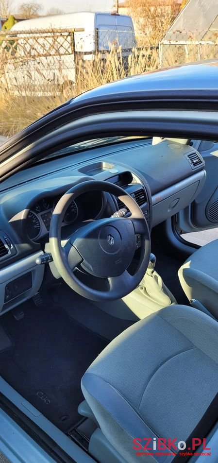 2001' Renault Clio photo #5