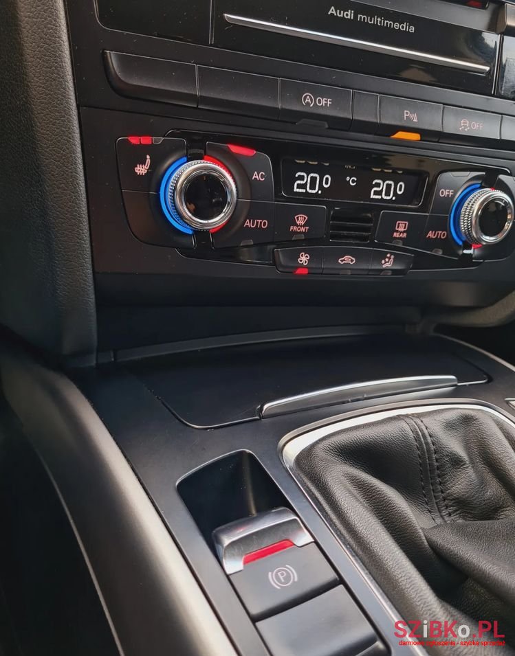 2012' Audi A4 Avant photo #3