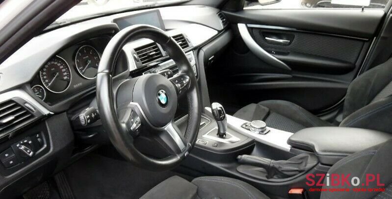 2015' BMW 318 photo #4