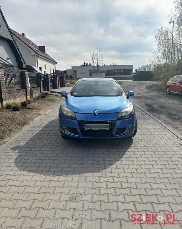 2011' Renault Megane photo #5