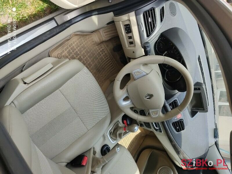 2010' Renault Fluence photo #5