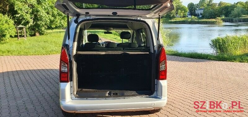 2015' Peugeot Partner photo #2