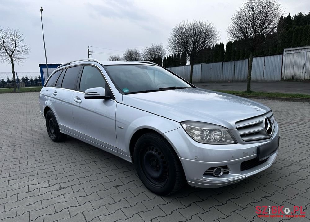 2009' Mercedes-Benz C-Class photo #3