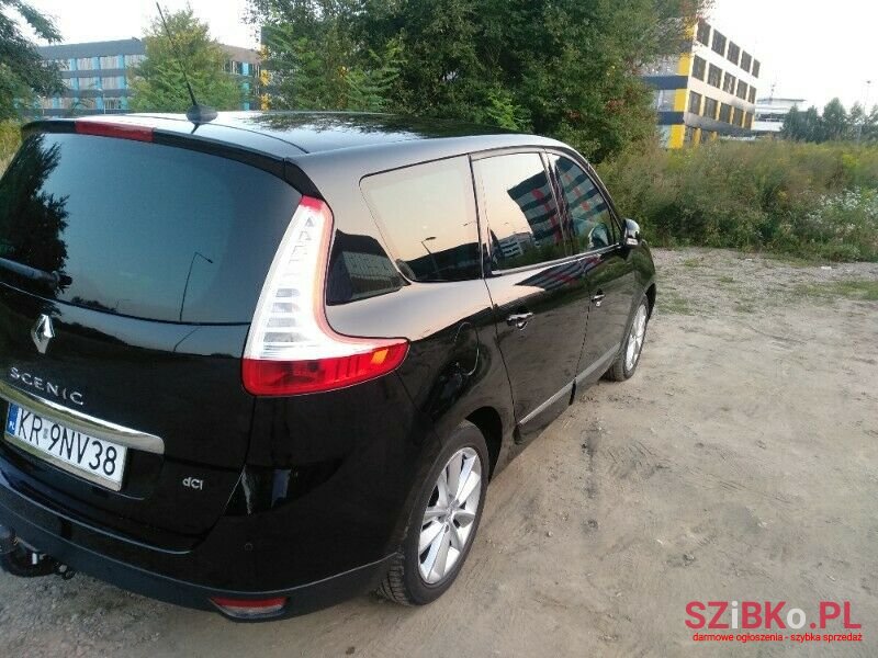 2012' Renault Scenic photo #2