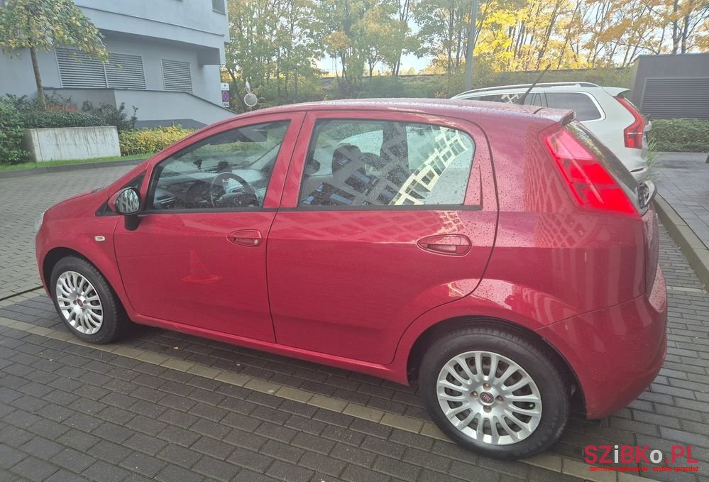 2011' Fiat Grande Punto photo #3