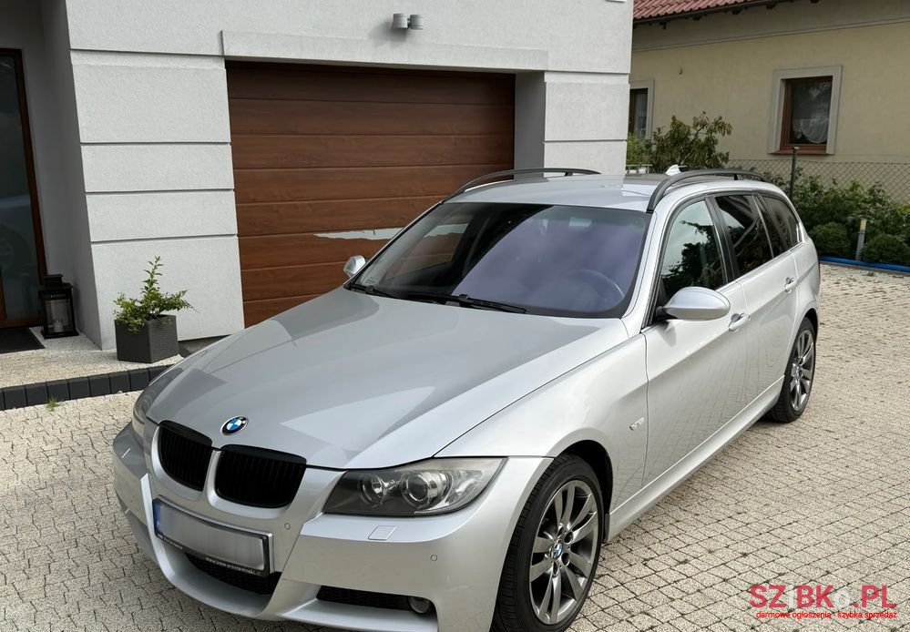 2007' BMW 3 Series 325Xi Touring photo #2