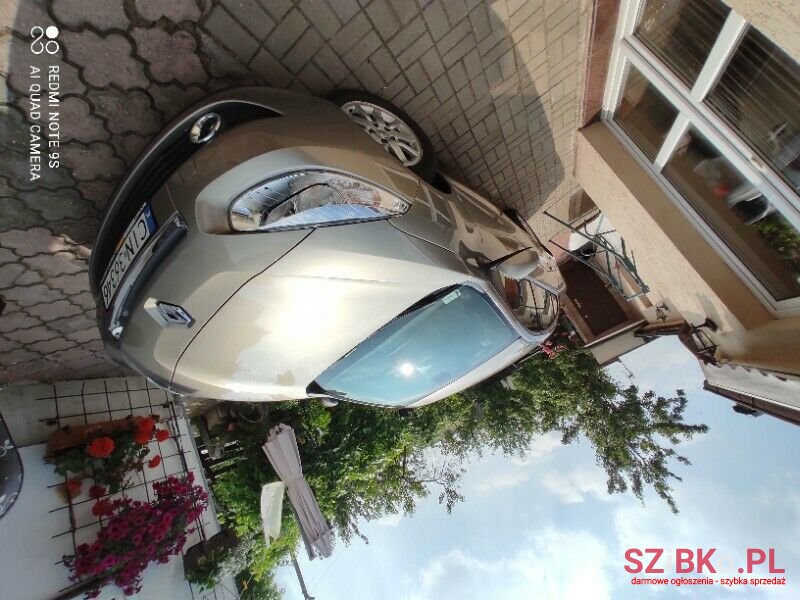 2010' Renault Fluence photo #1