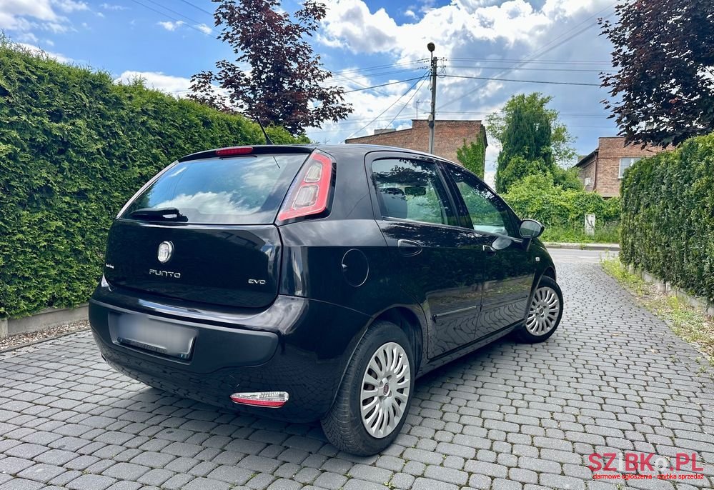 2011' Fiat Punto 1.4 Easy S&S Euro6 photo #2
