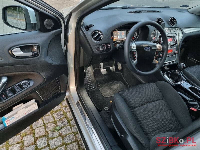 2010' Ford Mondeo photo #2