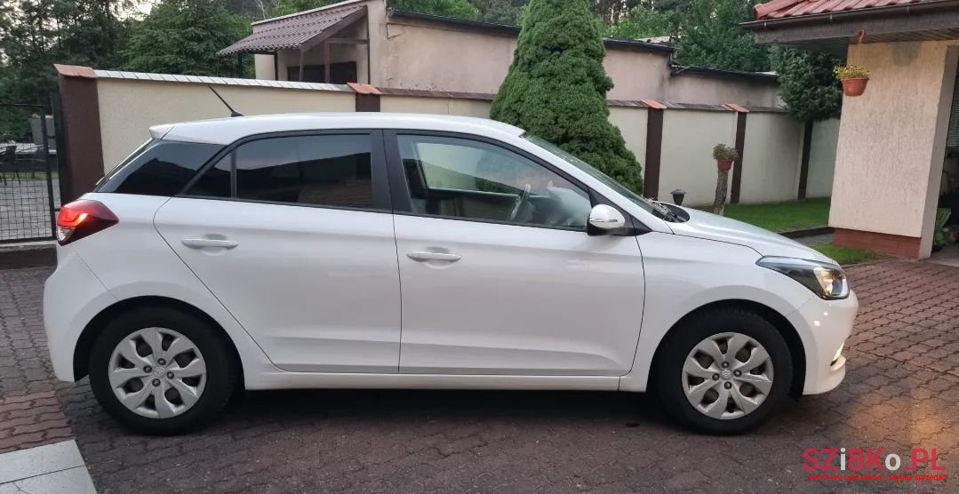 2018' Hyundai i20 photo #2