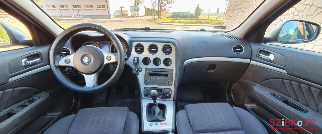 2007' Alfa Romeo 159 photo #5